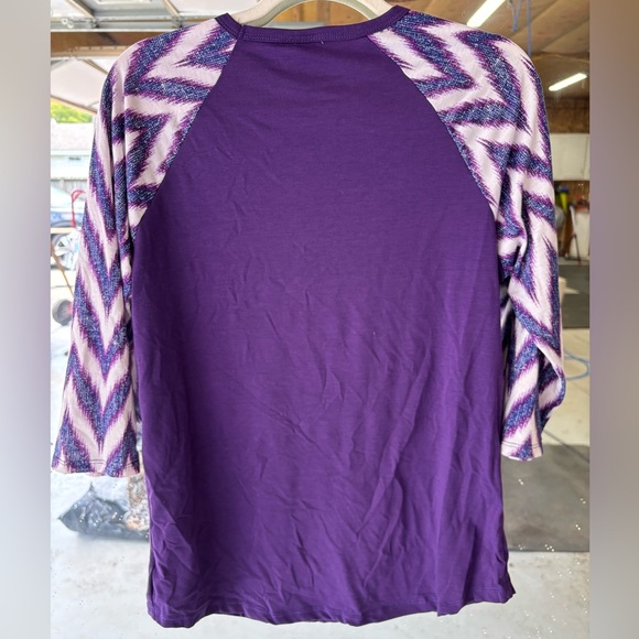 LuLaRoe Randy Tee - Picture 2 of 4